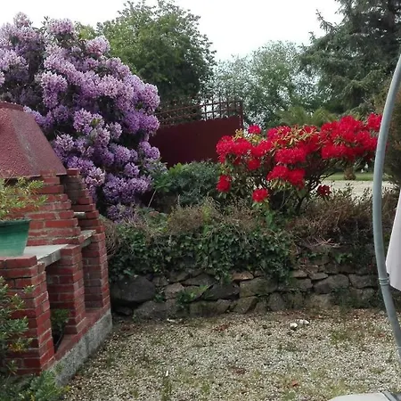 Maison Au Calme Dans Un Endroit De Verdure